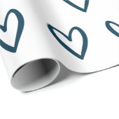 Preußisches Blau auf weißem Handgezeichnetes Herz Geschenkpapier (Rolleneckpunkt)