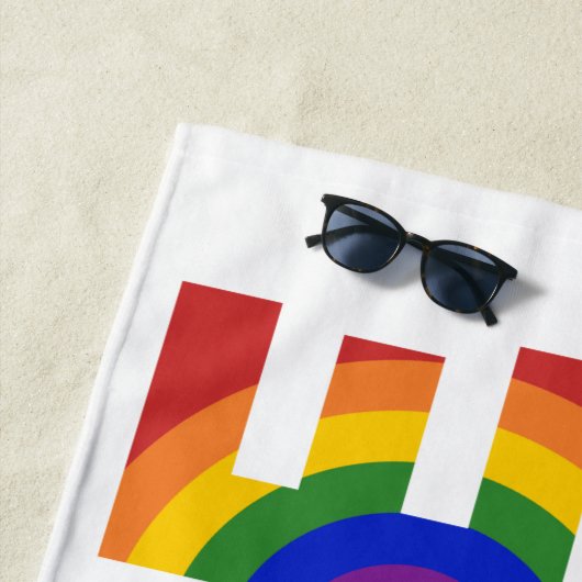 PRIDE Bold Geometric Rainbow Typografie Strandtuch (Beispiel)
