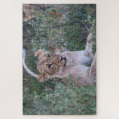 Pride Guardian – Ruhende Löwin Puzzle (Vertikal)