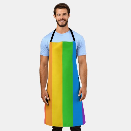 Pride Kitchen: Regenbogenflagge Schürze (Getragen)