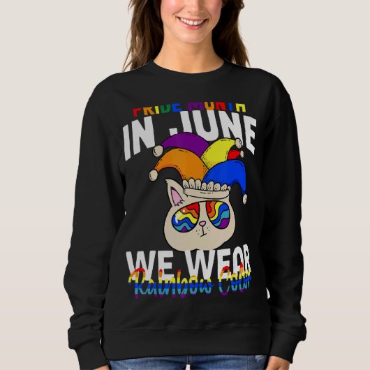 Pride Month 2022 Lgbt Q Jester Hat Rainbow Flag Ga Sweatshirt (Vorderseite)