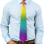 Pride Rainbow Gradient Ombre Krawatte<br><div class="desc">Zeigen Sie Ihren LGBT-Stolz mit einem Regenbogengradientendesign. Schöne Farben wie Rosa,  Rot,  Orange,  Gelb,  Grün,  Blau und lila</div>