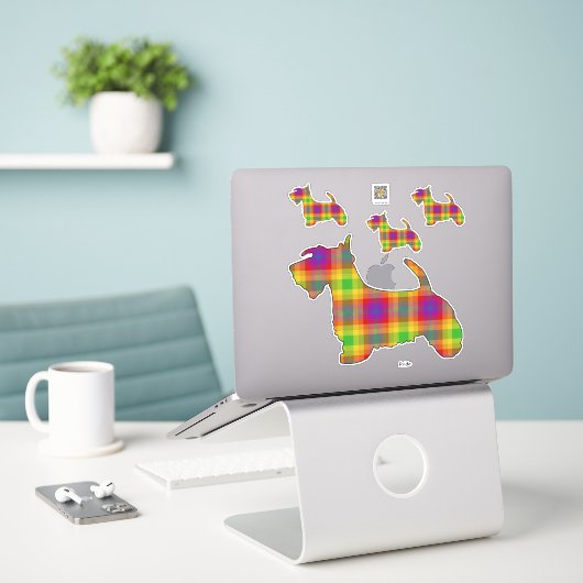 Pride Scottie Sticker (Laptop auf Schreibtisch)