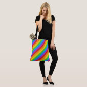 PrideCarry: Rainbow Pride Tasche (Am Model)