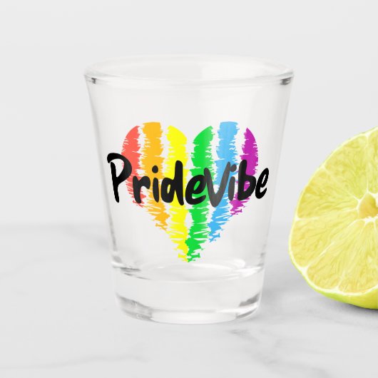 PrideVibe Logo Rainbow Herz Schnapsglas (Vorderseite)