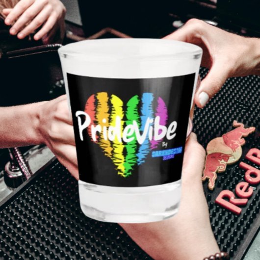 PrideVibe Rainbow: Feiern mit Pride Schnapsglas
