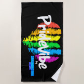 PrideVibe Rainbow Heart Beach Handtuch: Bold & Pro Strandtuch (Vorderseite)