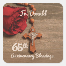 Priester 65. Ordination Jubiläum Rose und Rosary Quadratischer Aufkleber