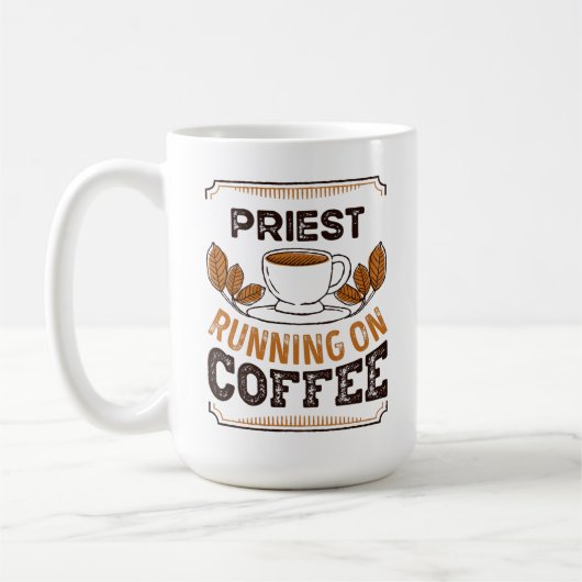 Priester laufen auf Coffee-Coffein-Geschenk Kaffeetasse (Links)
