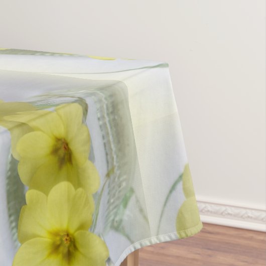 Primel in einer Kaffeetasse Tischdecke (Beispiel)