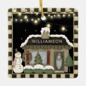 Primitive Country Weihnachten Hütte mit Snowman Keramikornament (Vorderseite)