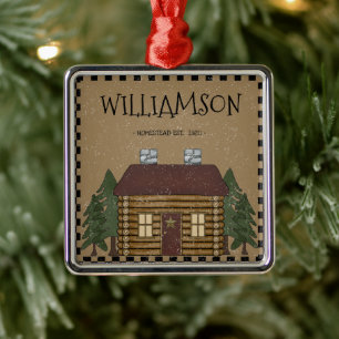 PRIMITIVE LOG CABIN FAMILIENNAME PERSONALISIERT ORNAMENT AUS METALL