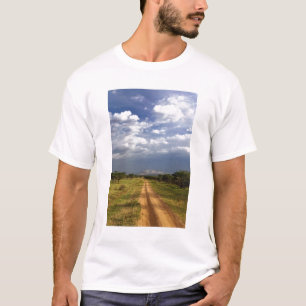 Primitive unbefestigte Straße quer durch die nördl T-Shirt