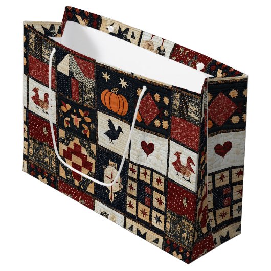 Primitives Bauernhaus Appliqué & Geometric Große Geschenktüte (Vorderseite Schrägansicht)