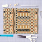 Primitives ethnisches Stammmuster in den Erdfarben Seidenpapier (Handwerk)