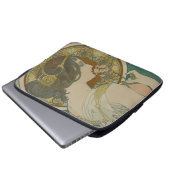 Primrose von Alphonse Mucha (1899) Laptopschutzhülle (Vorne Knopf)