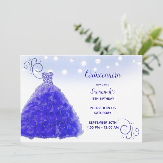 Princess Blue Gown String Lights Quinceanera Einladung (Stehend Vorderseite)