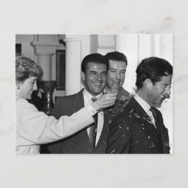 Princess Diana Prince Charles prop Flasche witzig Postkarte