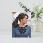 Princess Kate grau stylisiert Postkarte (Stehend Vorderseite)