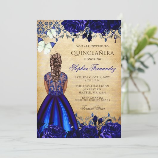 Princess Royal Blue Butterfly Quinceañera Einladung (Stehend Vorderseite)