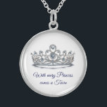 Princess Tiara Sterling Silberkette<br><div class="desc">Diese zauberhafte, silberne Halskette zeigt sich in einer glitzernden Kristalltiara mit blauem Farbtext. Mittlere Größe angezeigt. Passen Sie diesen Artikel an und ändern Sie das Foto und den Beispieltext mit Ihrem, wenn Sie möchten oder kaufen, wie gezeigt. Anpassen mit dieser Vorlage. Lizenziertes Bild</div>