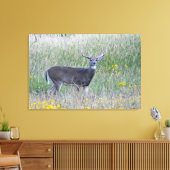 Prinz der Wiese (Hirsch) Leinwand drucken (Insitu (Wohnzimmer))