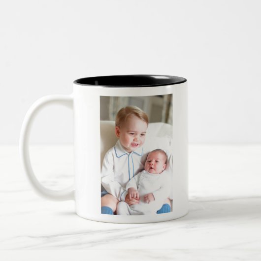 Prinz George und Prinzessin Charlotte Zweifarbige Tasse (Links)