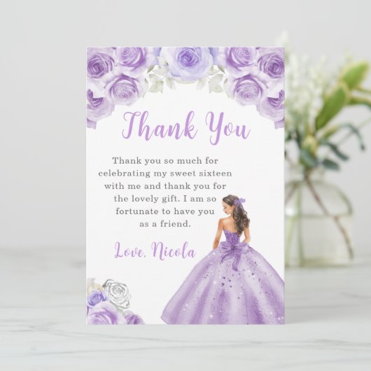 Prinzessin in einem Lila Kleid Sweet 16 Danke (Stehend Vorderseite)