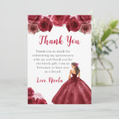 Prinzessin in einem roten Kleid Quinceanera Vielen Dankeskarte (Stehend Vorderseite)