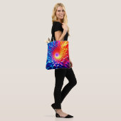 Prismatisches geometrisches Farbstrudel-Design Tasche (Am Model)