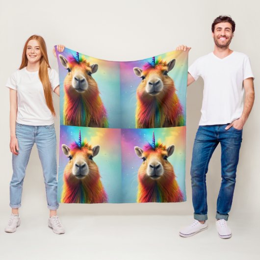 Prismhorn: Der Regenbogen Capybaraicorn Fleecedecke (Beispiel)