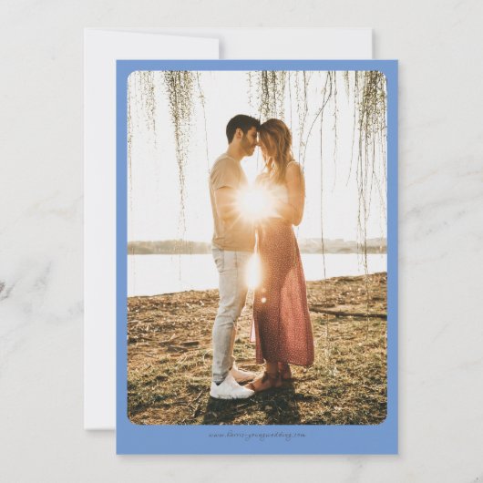 Pristine Blue and White Santorini Wedding Einladung (Rückseite)