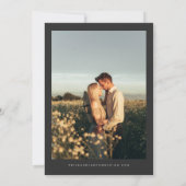 PRIYA Black Round Foto Save the Date Einladung (Rückseite)