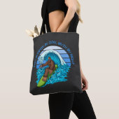 Pro by Day, Myth by Night Surfen Bigfoot Schwarz Tasche (Von Nahem)