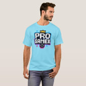 PRO GAMER — Pixel Art 8-Bit-Badg T-Shirt (Vorne ganz)