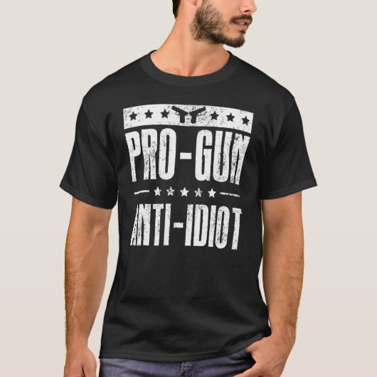 Pro Gun Anti Idiot Gun Eigentümer T-Shirt (Vorderseite)