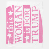 pro Trump - diese Frau ist für Trump PINK Fleecedecke (Vorderseite)