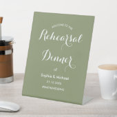 Probe Dinner Sage Green Willkommen Sockelschild (In SItu)