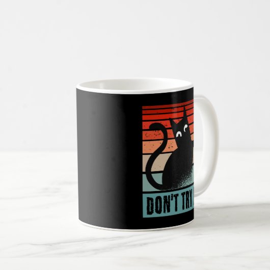 Probieren Sie mich nicht, Moody Cat mit Messer-Ein Kaffeetasse (VorderseiteRechts)
