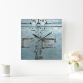 Proceed with caution blue grey industrial door quadratische wanduhr (Zuhause)