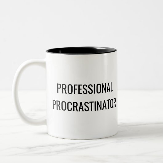 Professional Procrastinator Mug – Work Humor Gift Zweifarbige Tasse (Links)