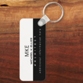 Professionelle Architektin mit halb schwarzen, hal Schlüsselanhänger (Rückseite)