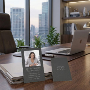 Professionelle dunkelgraue Visitenkarte mit Foto