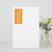Professioneller minimalistischer moderner orange w briefpapier (Stehend Vorderseite)
