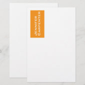 Professioneller minimalistischer moderner orange w briefpapier (Vorne/Hinten)