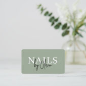 Professioneller Nageldesigner Sage Green QR Code Visitenkarte (Stehend Vorderseite)