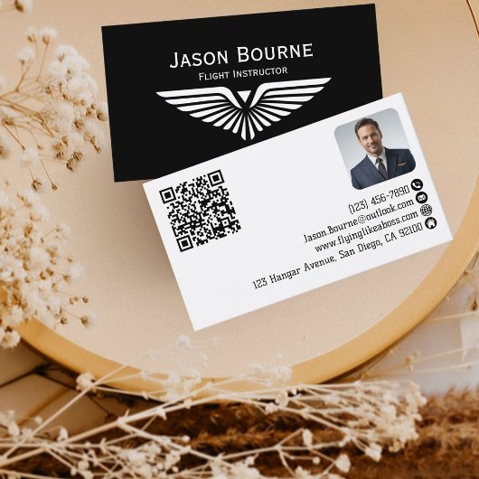 Professionelles Mitarbeiterfoto QR-Code Flugkapitä Visitenkarte