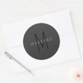 Professionelles schwarzes Monogramm grau Ihr Name Runder Aufkleber (Umschlag)