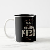 Professor für Chemie Zweifarbige Tasse (Links)