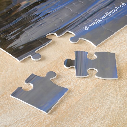 Profil einer schönen Holzente auf dem Wasser Puzzle (Seite)